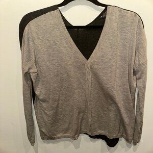 Vince Two-Tone V-Neck merino wool